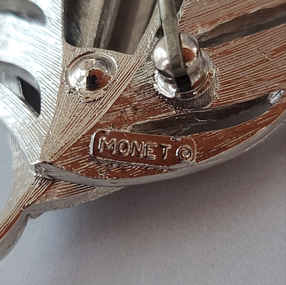 Vintage Monet Silver Leaf Brooch - Picture 8 of 10